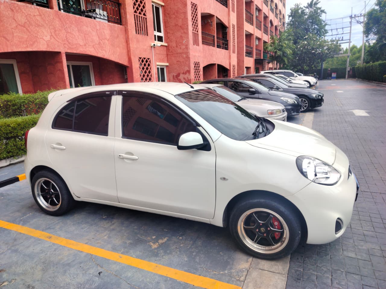 Nissan March